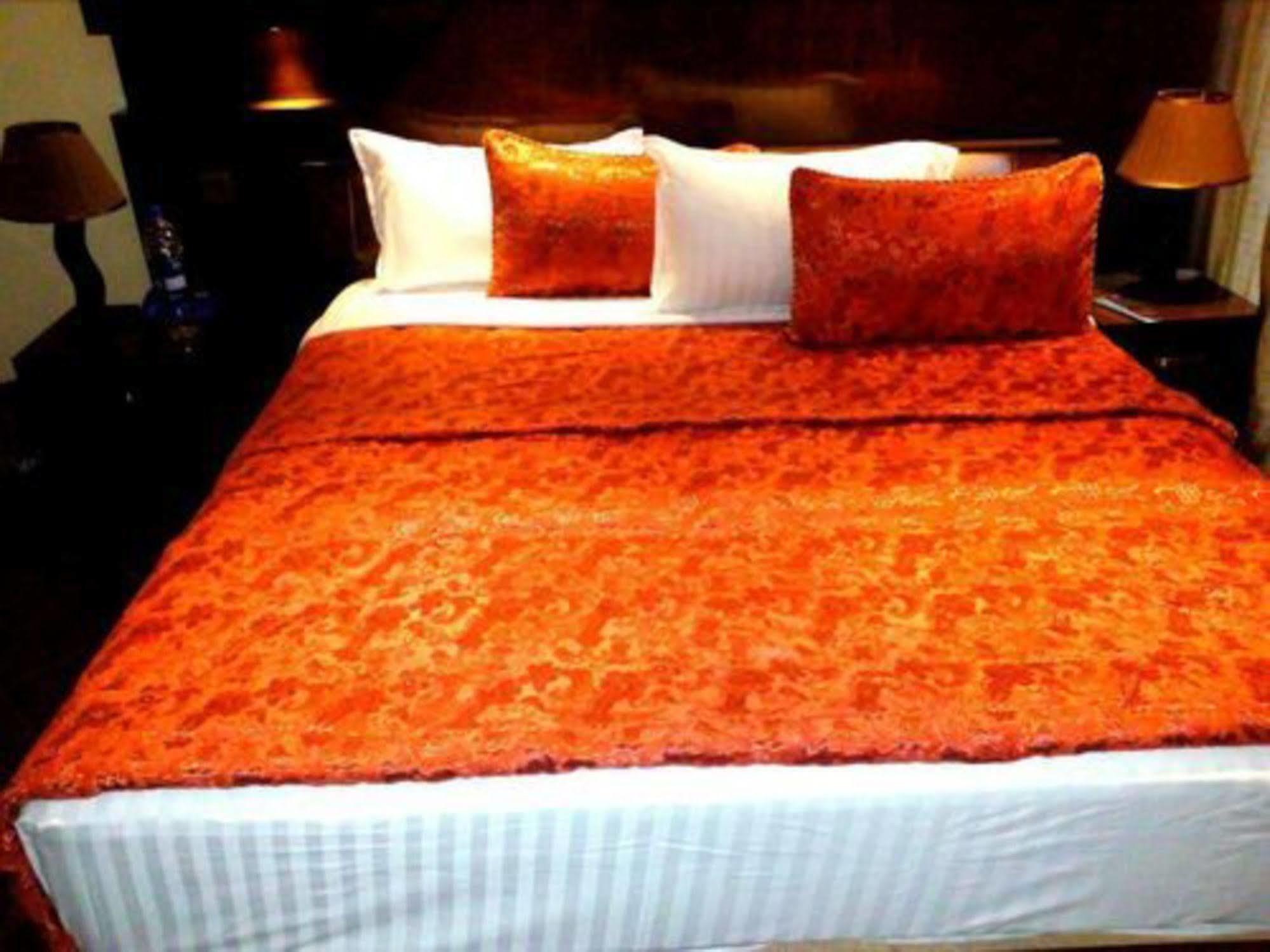 Bling Hotel International Мултан Экстерьер фото