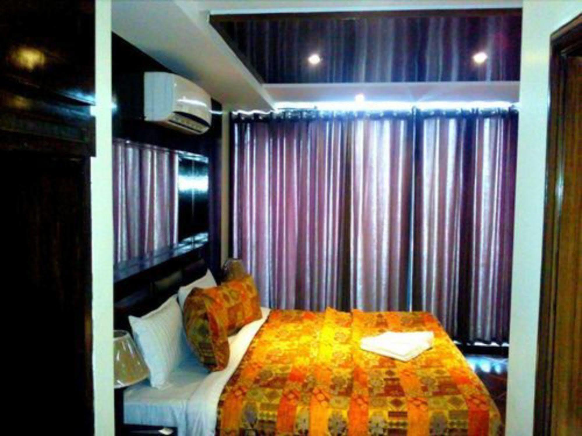 Bling Hotel International Мултан Экстерьер фото